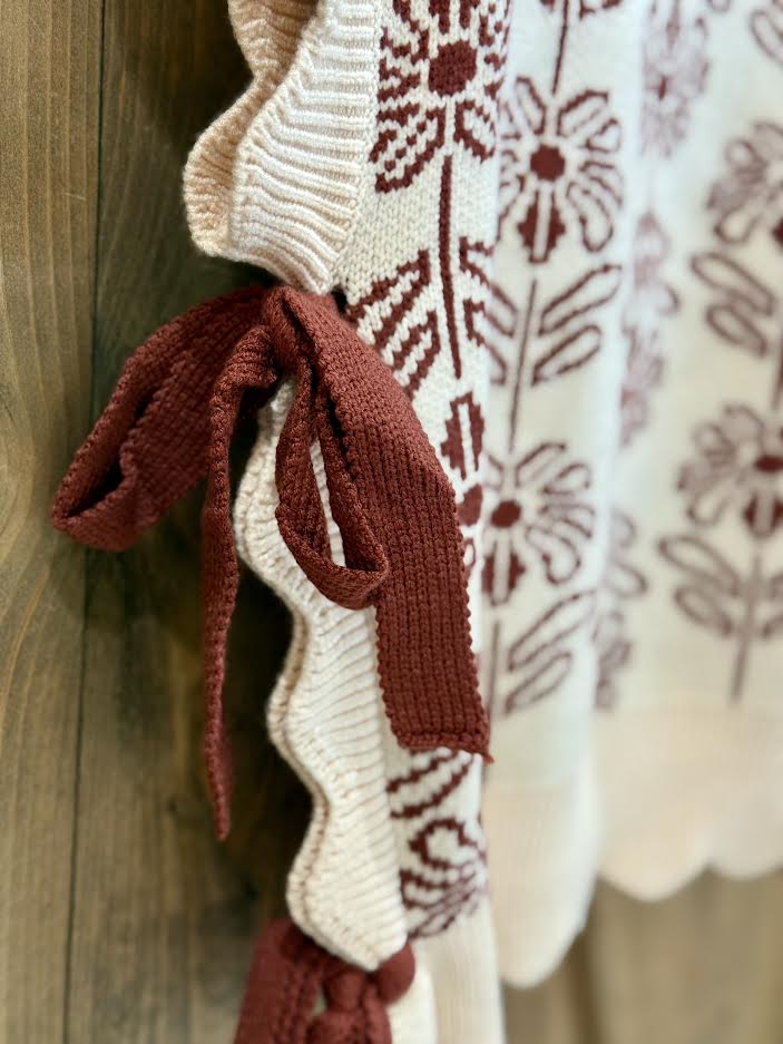 &merci Scallop Edge Sweater Vest