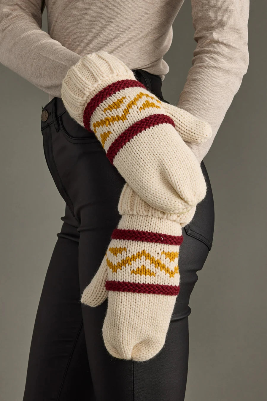 Maroon & Gold Pattern Mittens