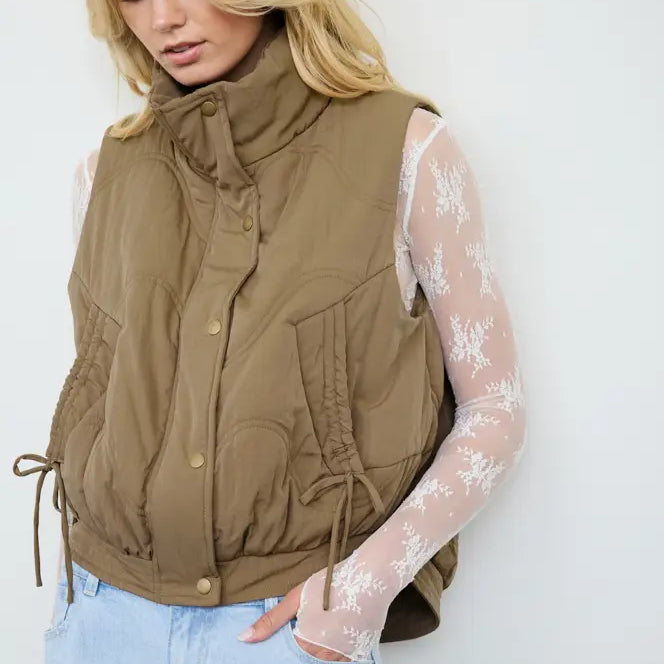 Blu Pepper Wave Quilted Snap-Front Stand Collar Vest - Mocha