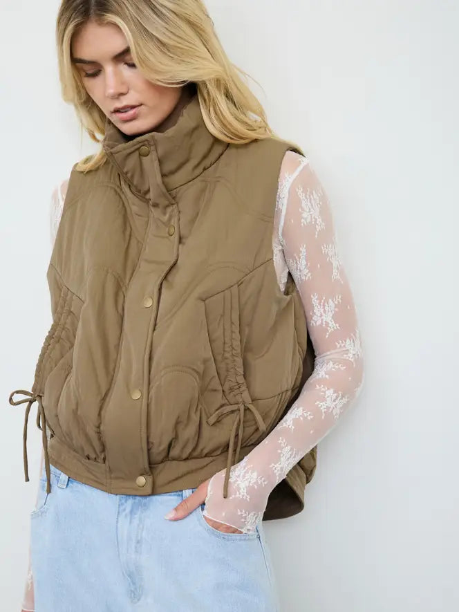 Blu Pepper Wave Quilted Snap-Front Stand Collar Vest - Mocha