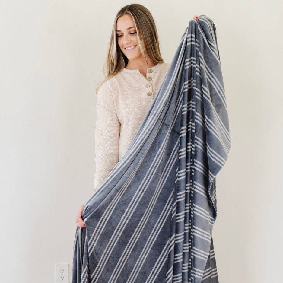 SARANONI MINKY STRETCH XL THROW BLANKETS