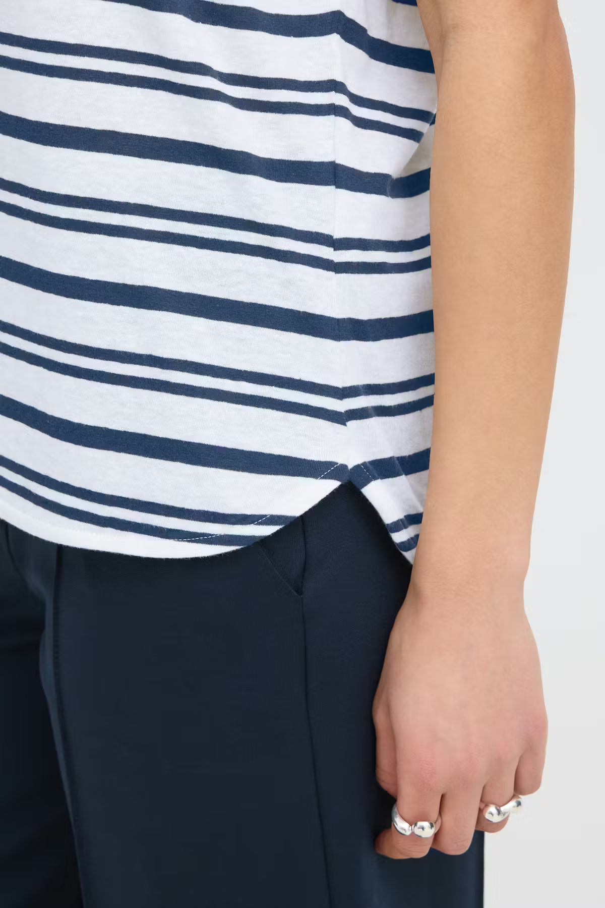 IHYULIETTA Relaxed Striped Tee