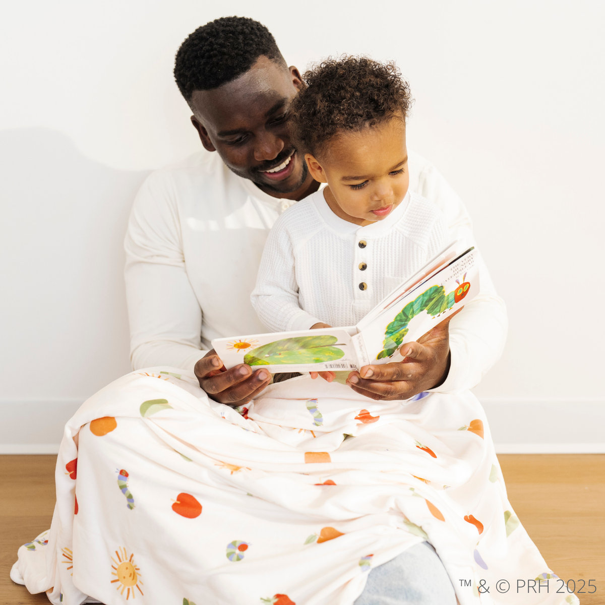 SARANONI THE VERY HUNGRY CATERPILLAR™ MINKY STRETCH LUXE BLANKETS