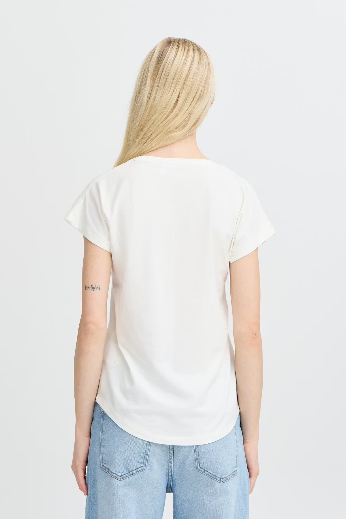 BYPAMILA Modern V-Neck Essential Tee