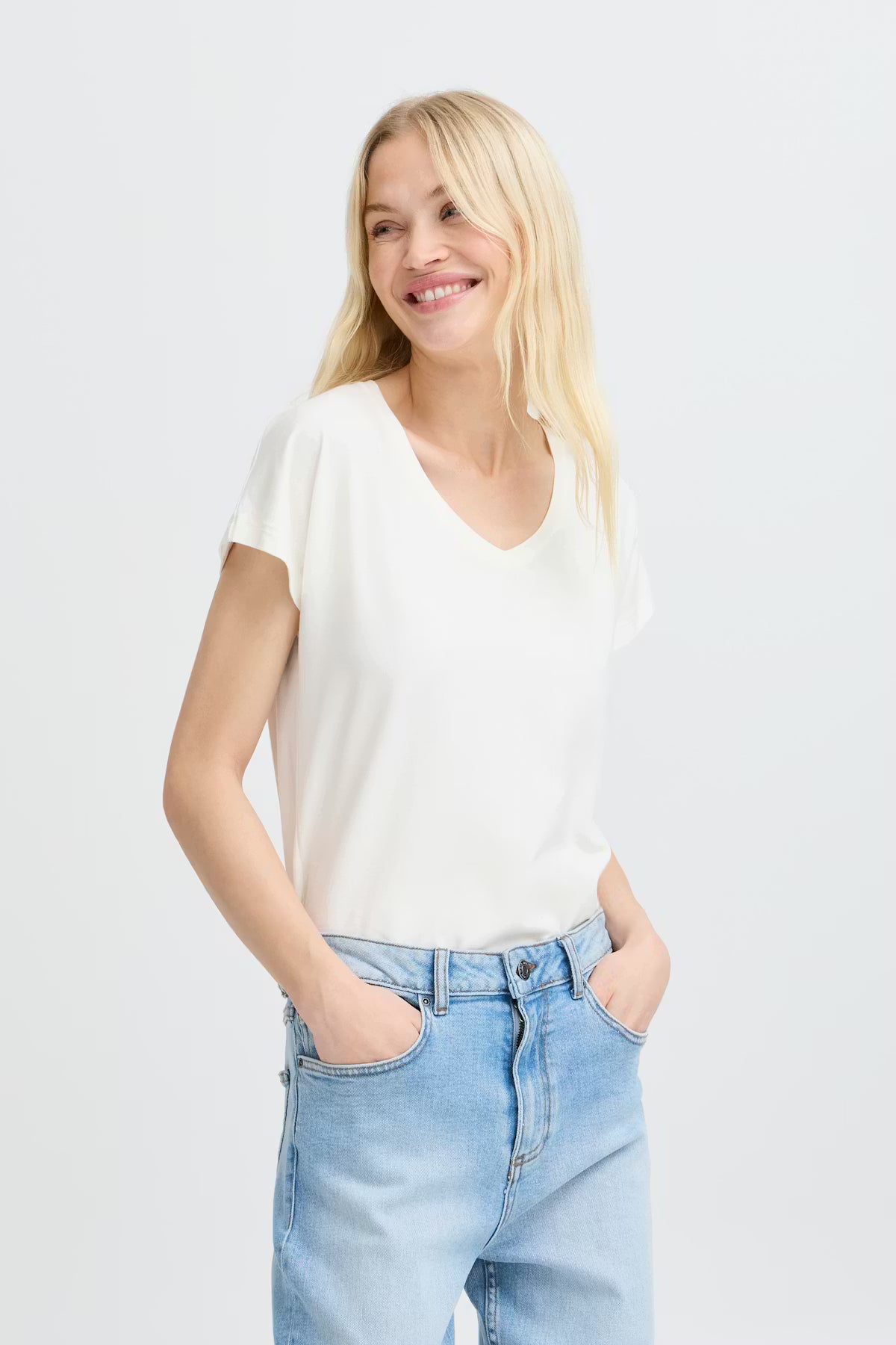 BYPAMILA Modern V-Neck Essential Tee