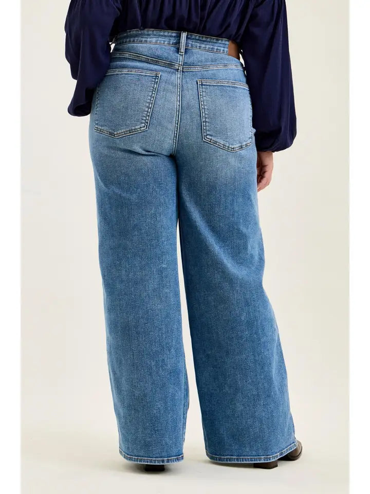 Judy Blue "Angelina" High-Waist Column Straight Jeans – Classic Soft Indigo