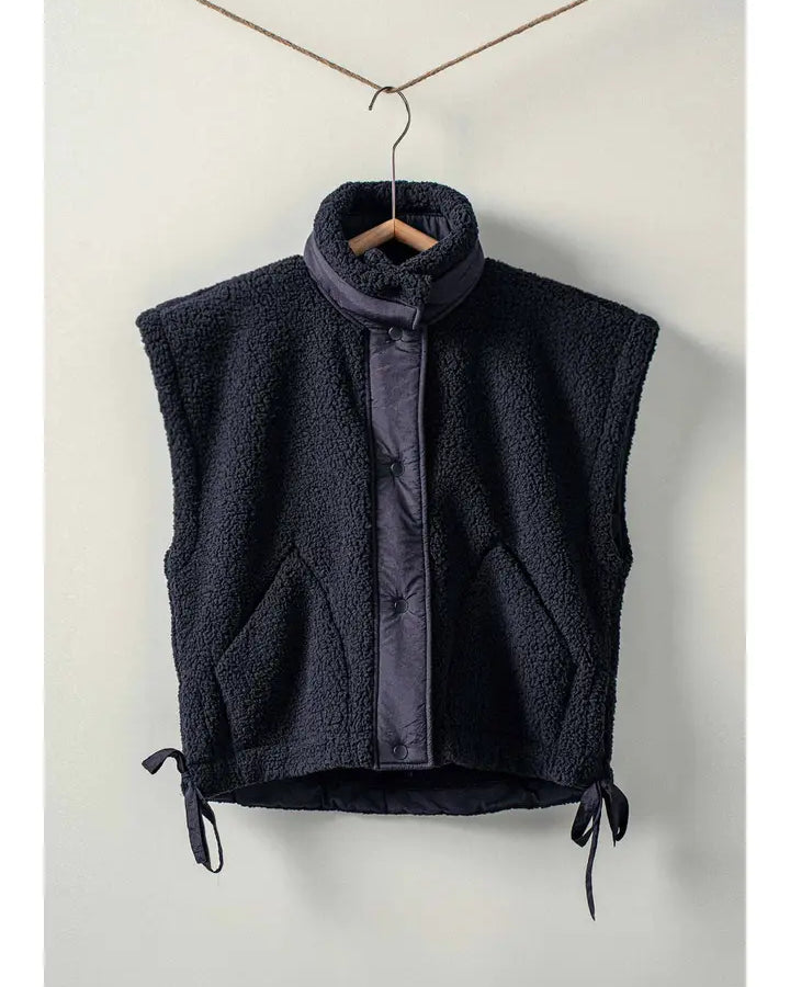 Urban Daizy Sherpa Vest