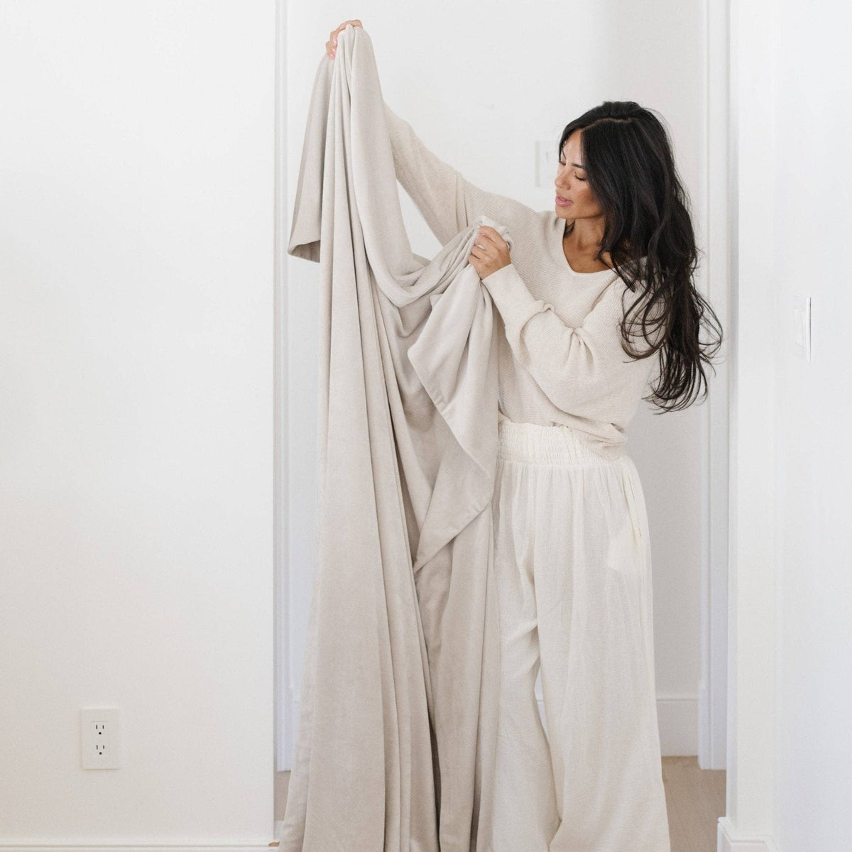 SARANONI MINKY STRETCH XL THROW BLANKETS