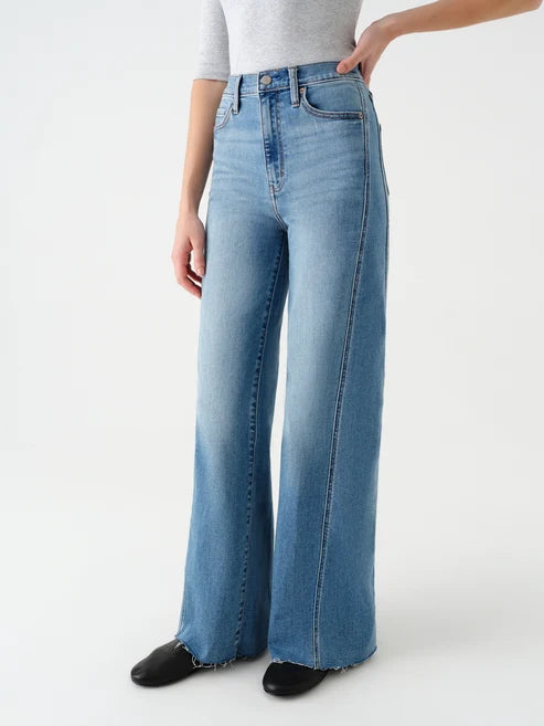 Daze Denim Far Out High Rise Wide in Make Believe