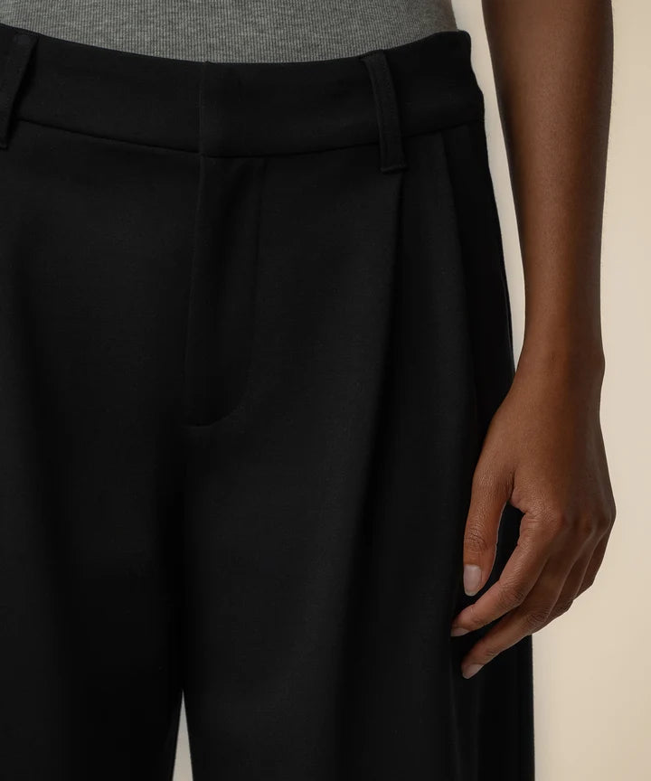 KUT from the Kloth Cheryl Super High Rise - Black