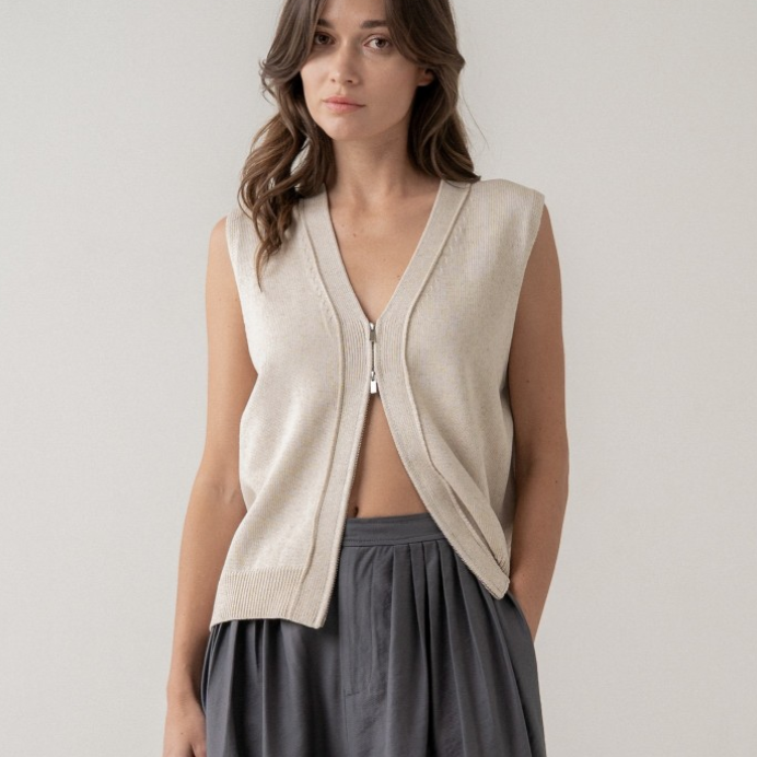 STRUCTURED TWO-WAY ZIP KNIT VEST