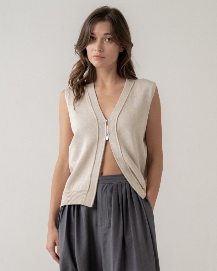 STRUCTURED TWO-WAY ZIP KNIT VEST