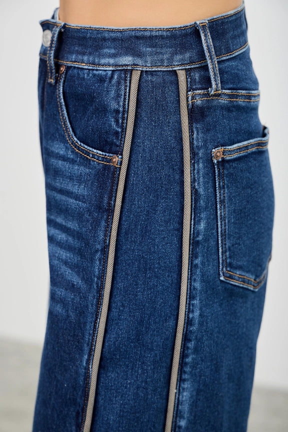 High-Rise Sculpted Barrel Jeans with Contrast Side Piping