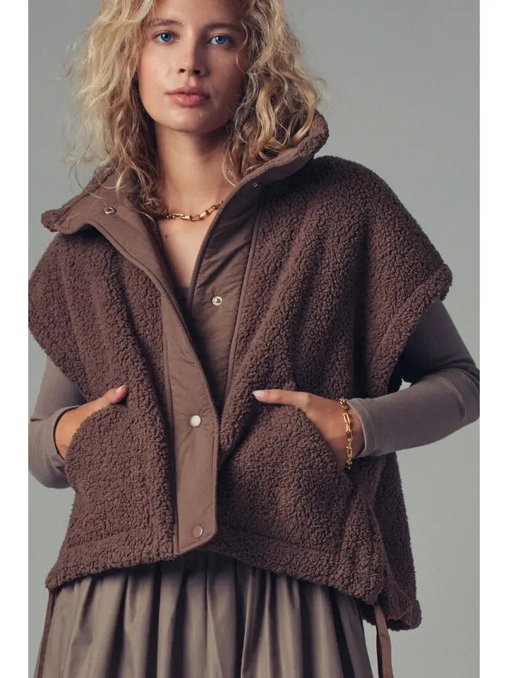 Urban Daizy Sherpa Vest