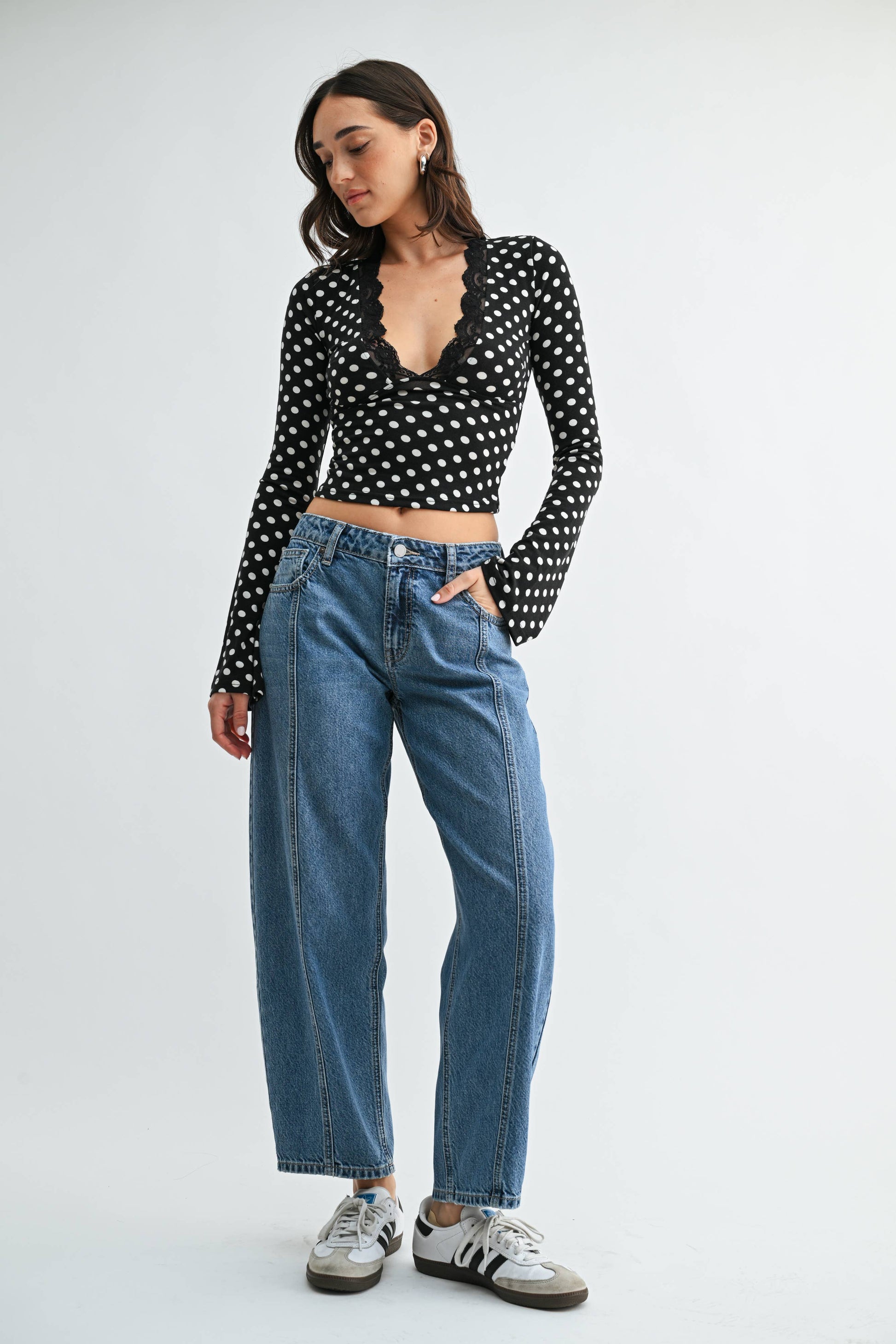 Seamed Mid Rise Barrel Jean