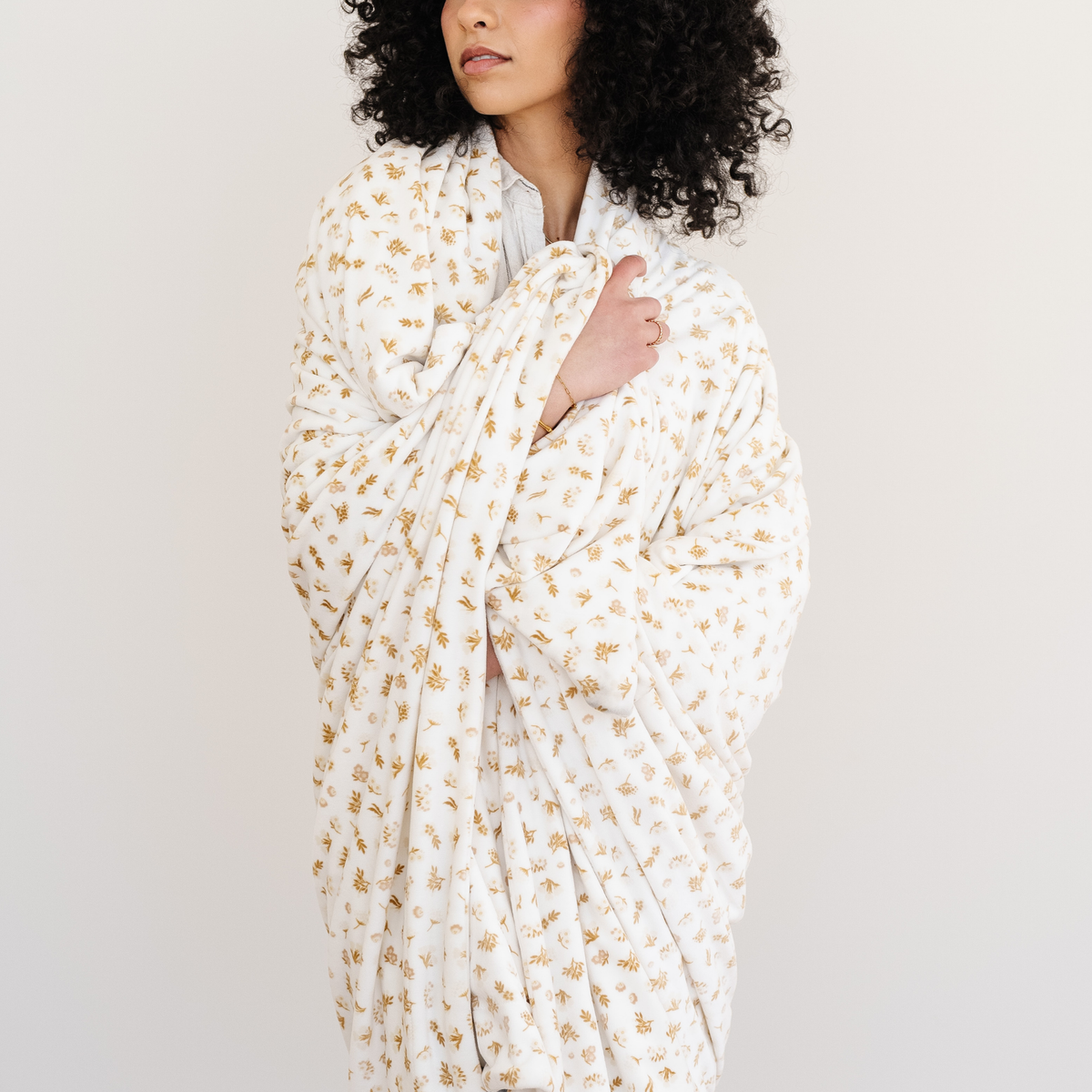 SARANONI MINKY STRETCH XL THROW BLANKETS