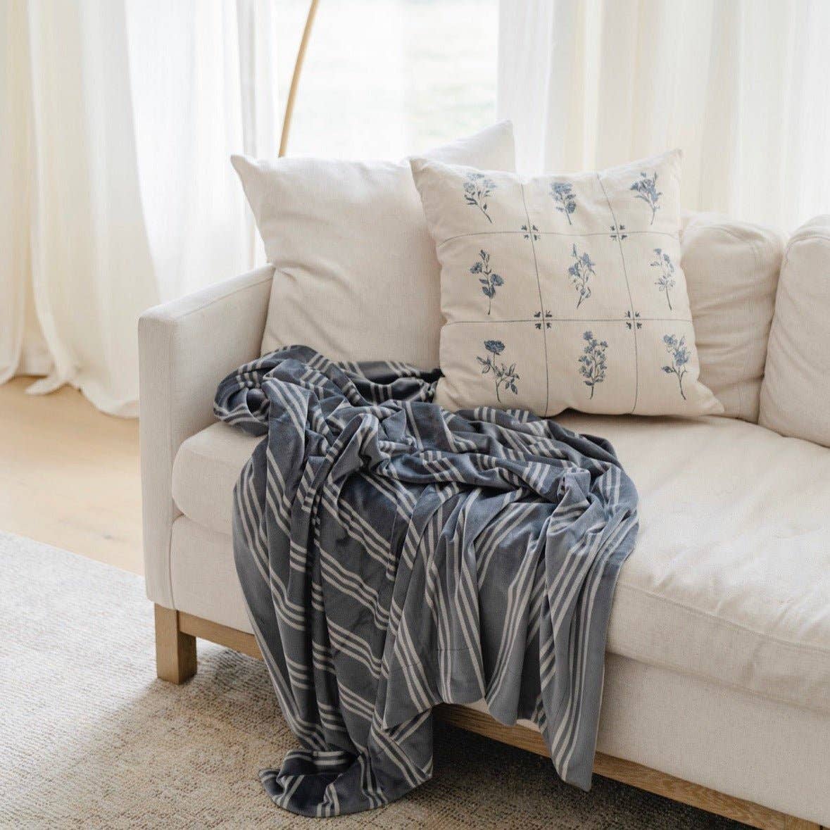 SARANONI MINKY STRETCH XL THROW BLANKETS