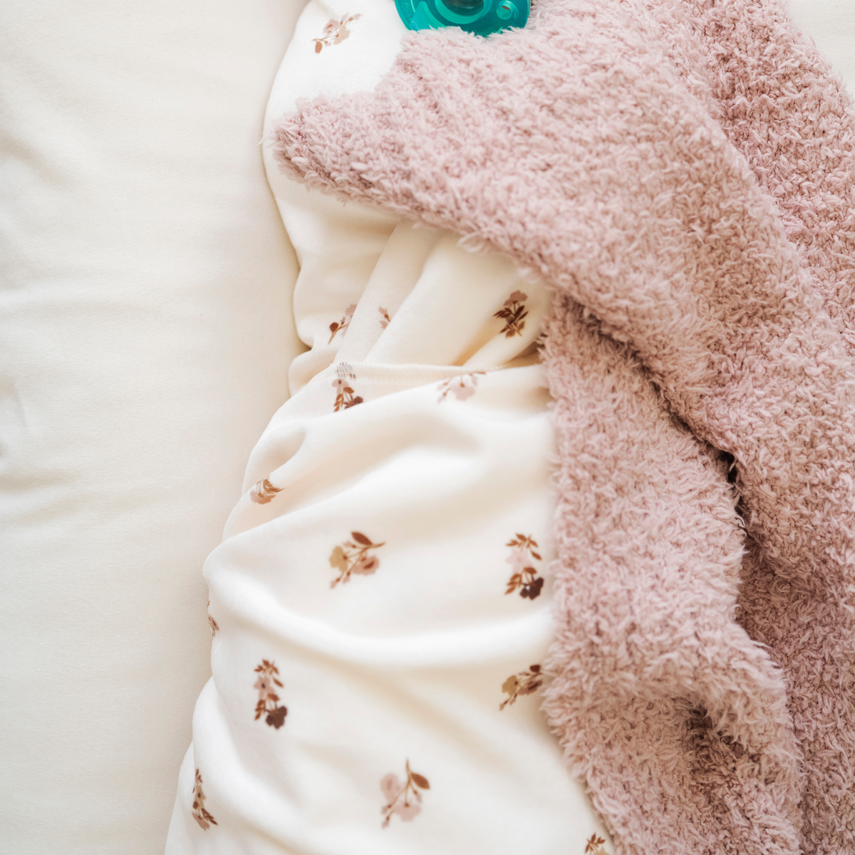 SARANONI MINKY STRETCH LUXE SWADDLE/BLANKET