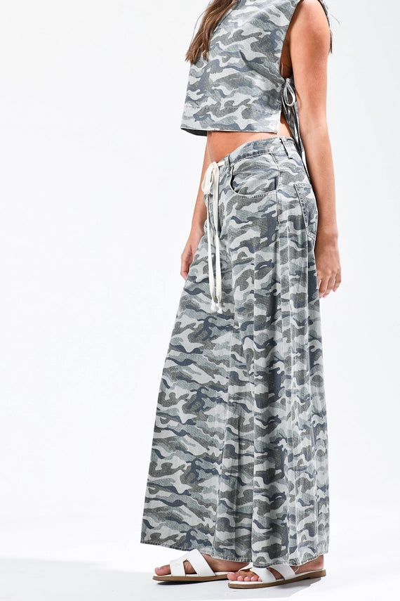 NoaBoa Wide Camo Pants